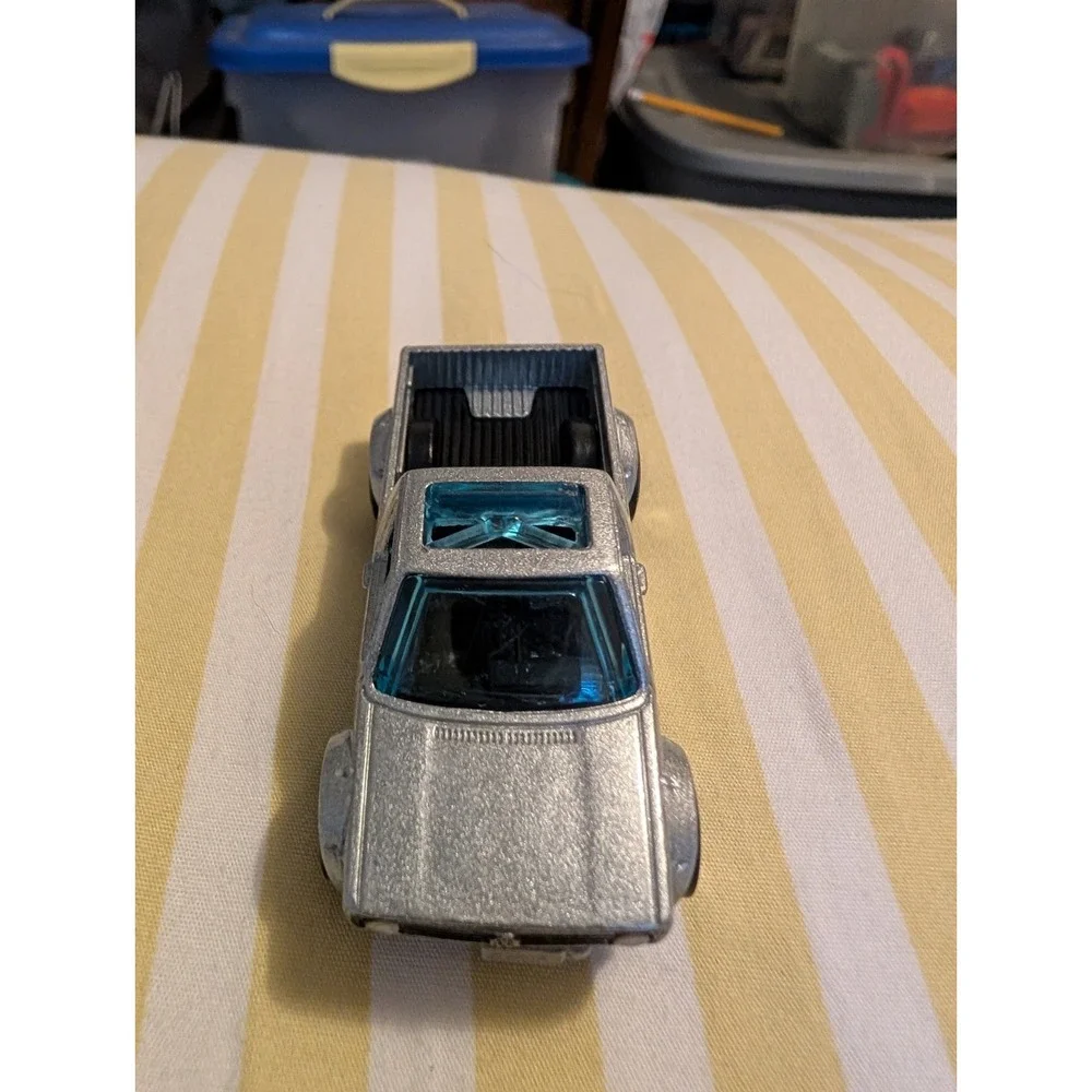 2014 Hot Wheels Volkswagen Caddy Diecast Toy Car Silver VW Series